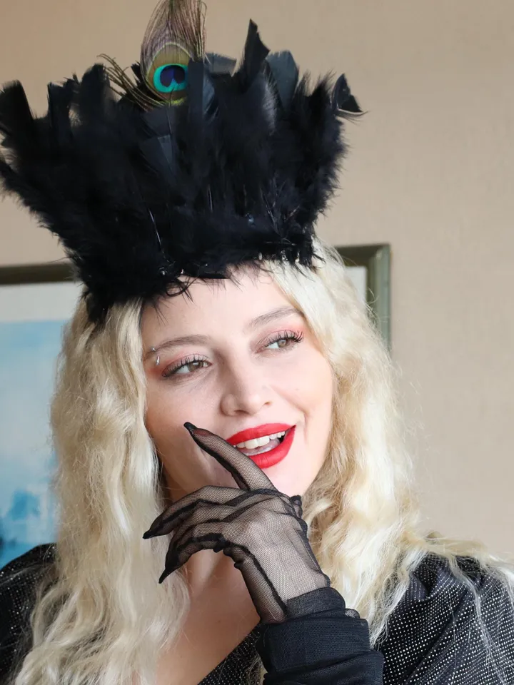 Luxury Black Feather Crown with Peacock Feather,Gothic Feather Headpiece for Special Occasions,Handcrafted Black Feather Crown with Peacock