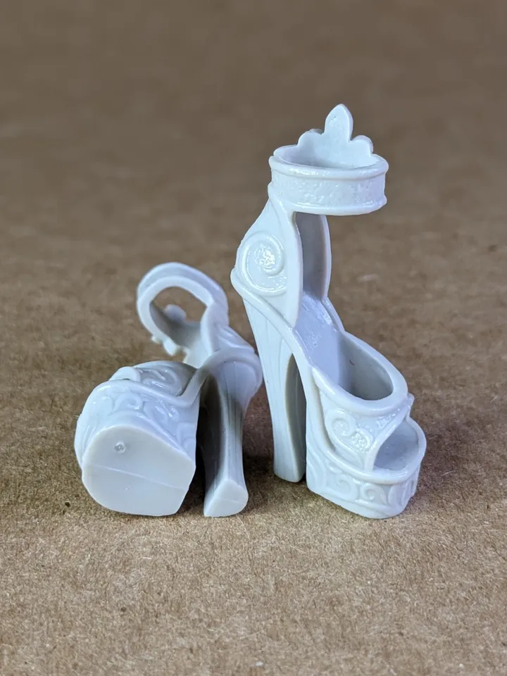 Light gray sandals with high heels for 10.5 inch female dolls (MH, EAH)