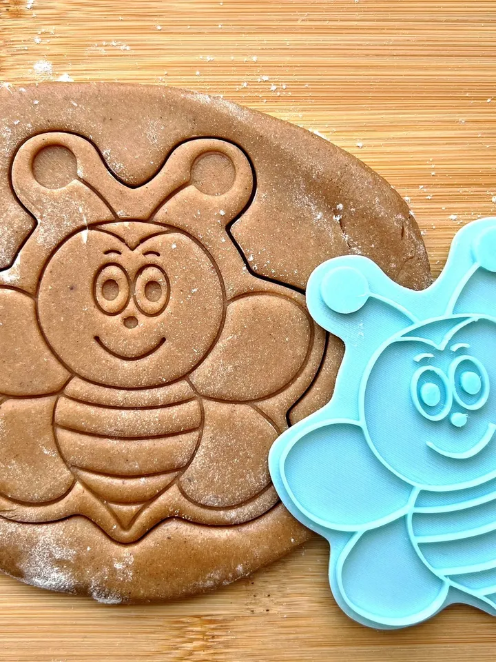 Bee cookie cutter Custom stamp for cake topper gingerbread decor cutters sugar cookies polimer clay