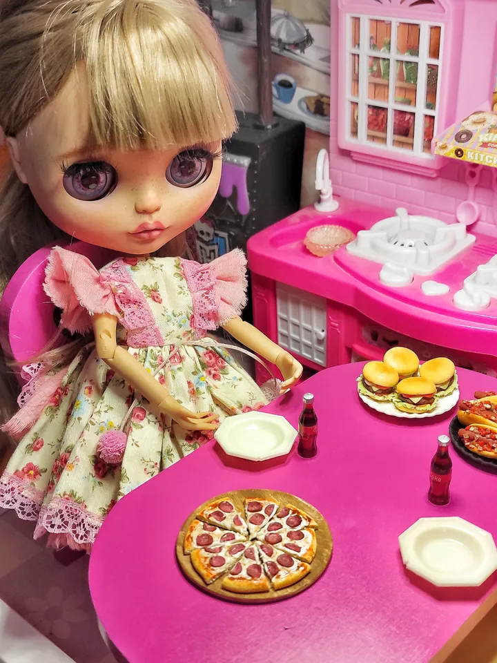 pizza for dolls, realistic pizza size 1 12, 1 6 scale, miniature for dollhouse, mini food, fast food for dolls, pizza