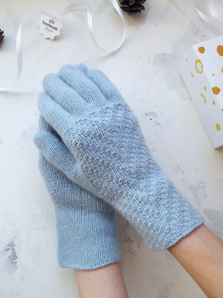 Cashmre gloves. Hand knit gloves. Luxurious gift for her.