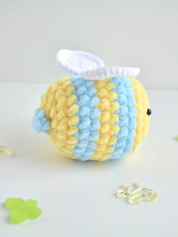 Bumble bee crochet pattern, Bee plush crochet pattern