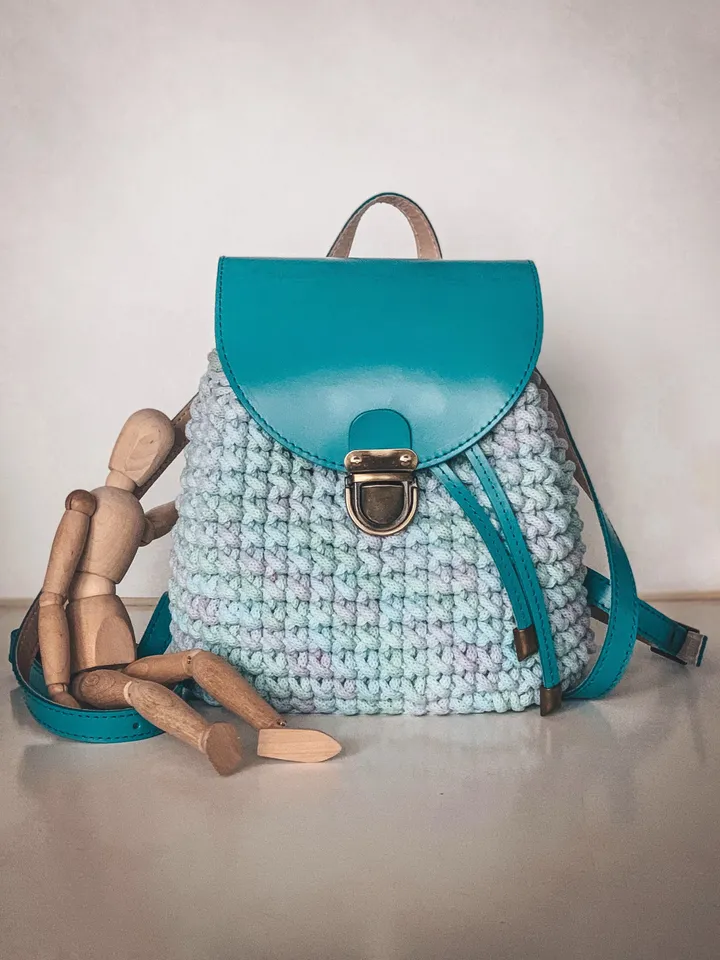 Crochet backpack pattern PDF and video tutorial, digital instant download