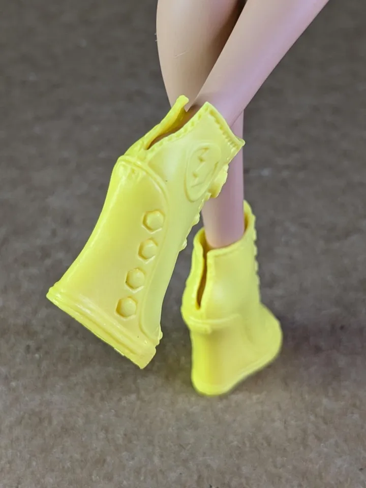 Yellow wedge heel boots for 11 inch female dolls (MH g1, g2 or EAH)