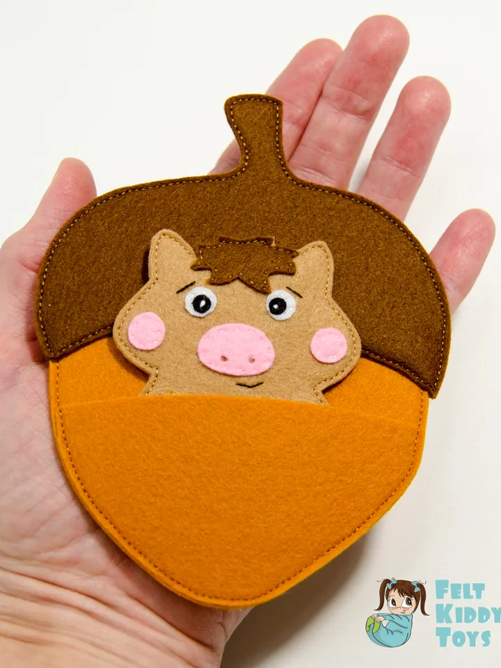 Boar in Acorn, PDF Pattern and Tutorial, SVG file