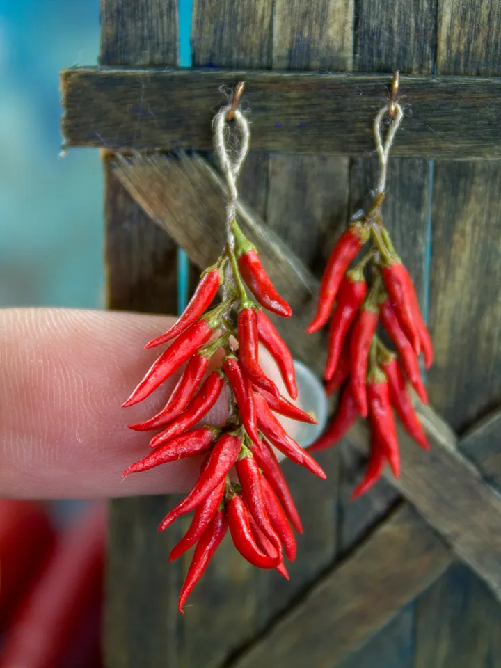 TUTORIAL miniature chili pepper with polymer clay