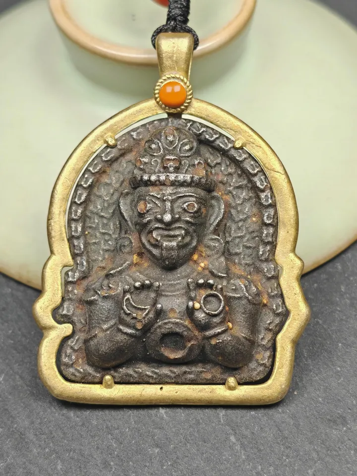 Drashi Lhamo Amulet,Gandhanra Vintage Tibetan Buddhist Pendant,Zashi Lhamo,Buddhist Protective Charm,Spiritual Gift,52×36mm