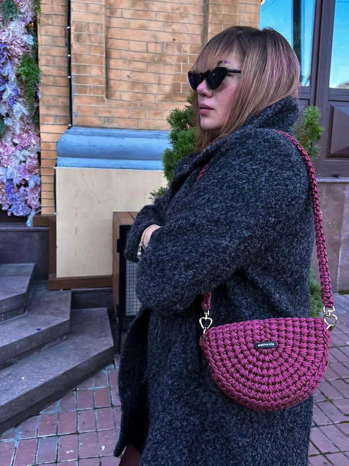 Crochet pattern half moon bag PDF digital instant download and video tutorial, shoulder bag, half round handbag, hobo bag, mini purse