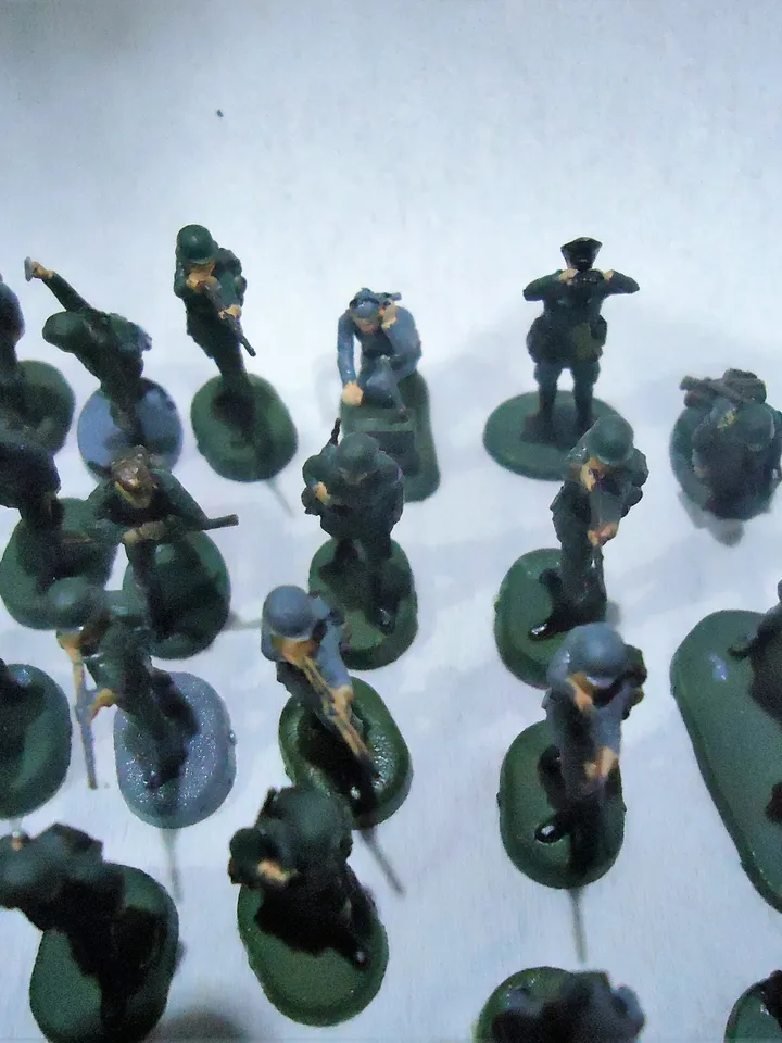 ZVEZDA 8078 GERMAN INFANTRY PLATOON 1942-1944 75 figures. Rare