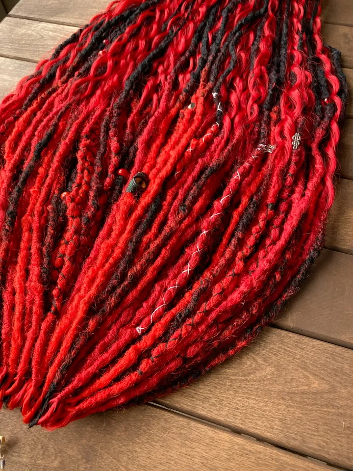 Red to black ombre Se dreads and Red black with curly ends Se dreads 🪽Ready to Ship❤️‍🔥