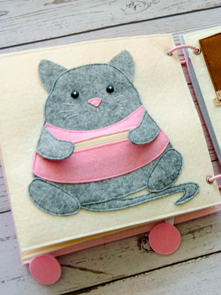 Quiet book page PDF, SVG Pattern and Tutorial, Fat Cat with fish