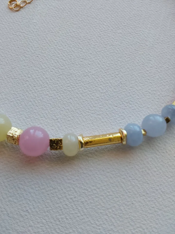 Choker, necklace, beads made of natural stones. Beryl and volcanic lava, tinted in the color "gold". 43-50 cm.