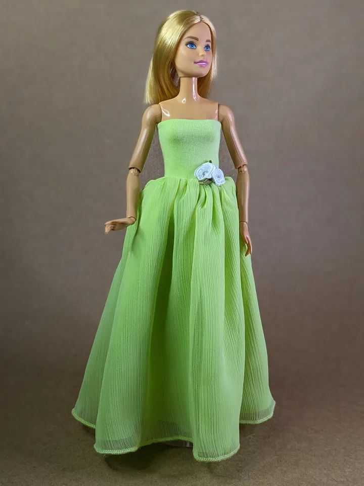 Handmade green maxi dress for 1/6 scale female dolls