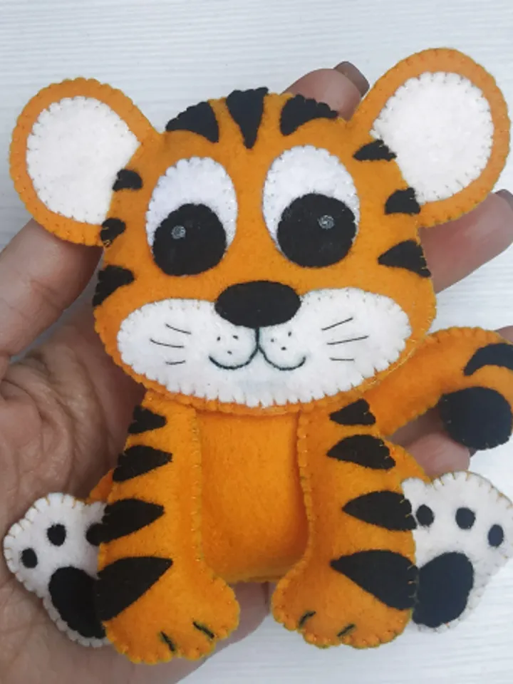 Christmas ornament, felt tiger, Christmas gift, felt Christmas ornaments, felt toys, Christmas decor, Christmas tree decoration, felt tiger ornament, Christmas toys, felt animals toddler kids toys, baby shower gift