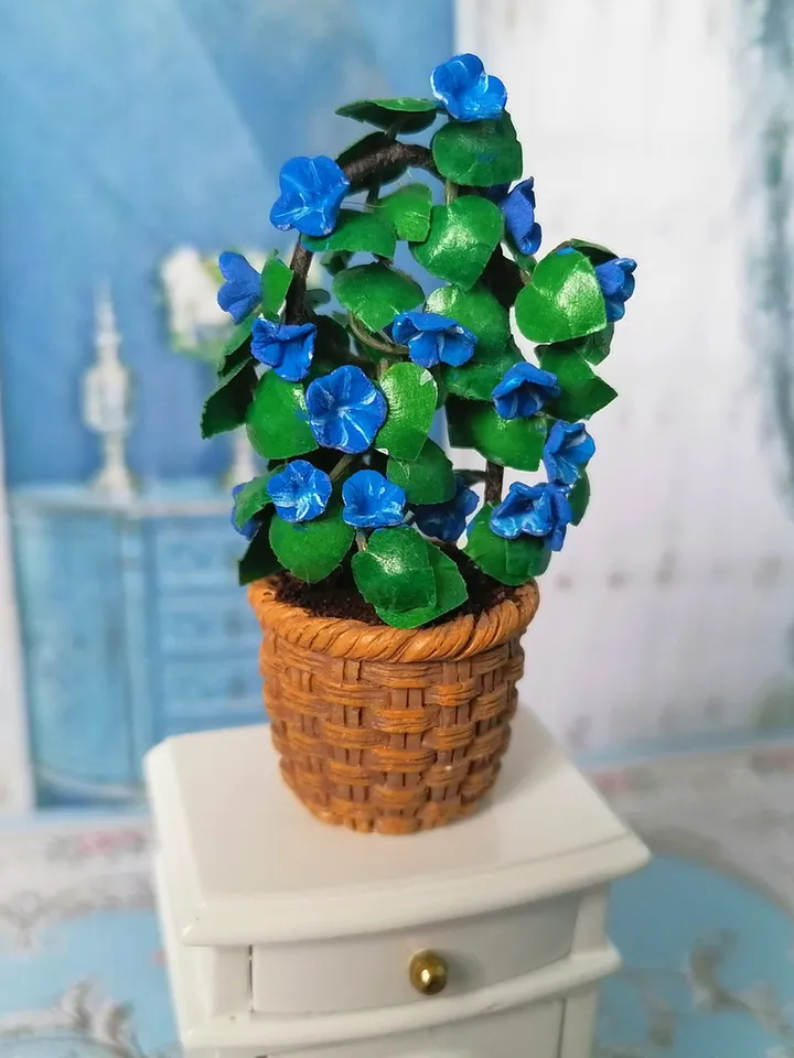 Plant in flowerpots for a dollhouse .1:12 scale.