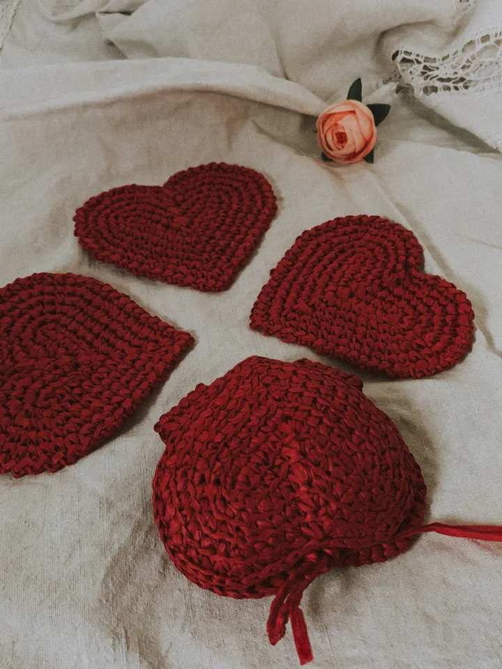 Crochet free coaster heart in case with raffia yarn, PDF pattern, digital instant download