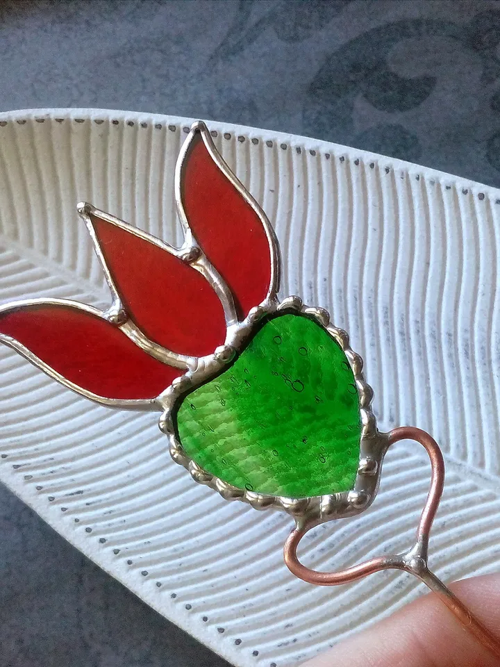 Garden art, Glass flower, Red flower, nature stained glass, Plant pot glass stake, Stain glass plant flower, Lotus stick
