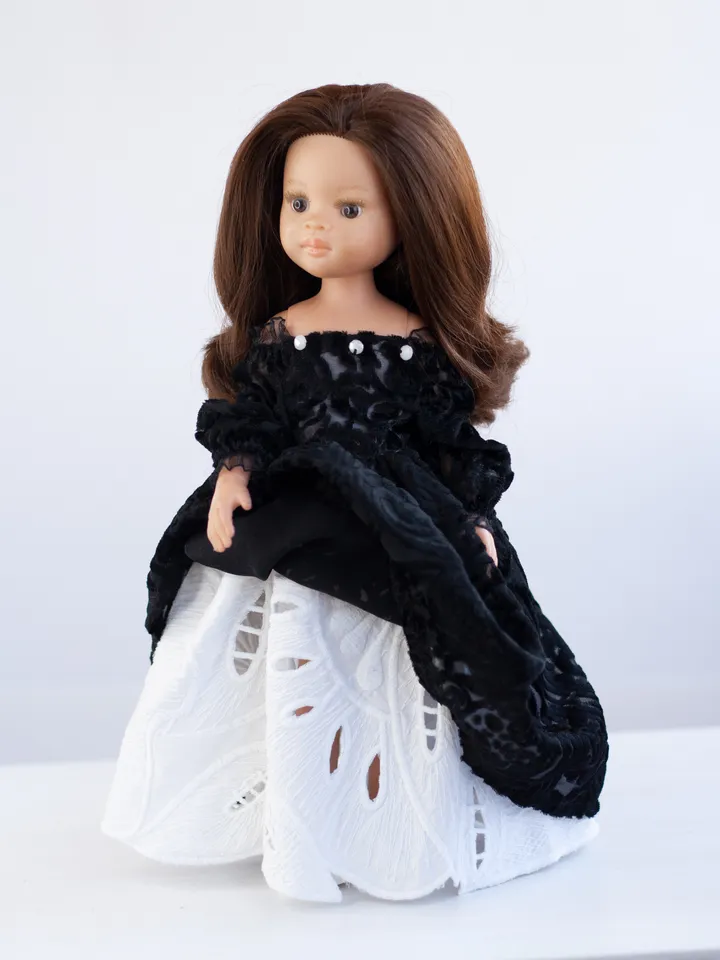 Black lacey velvet dress and hat for Dianna Effner Little Darling, Paola Reina, 13 inch dolls, waist 13 - 14,5 cm