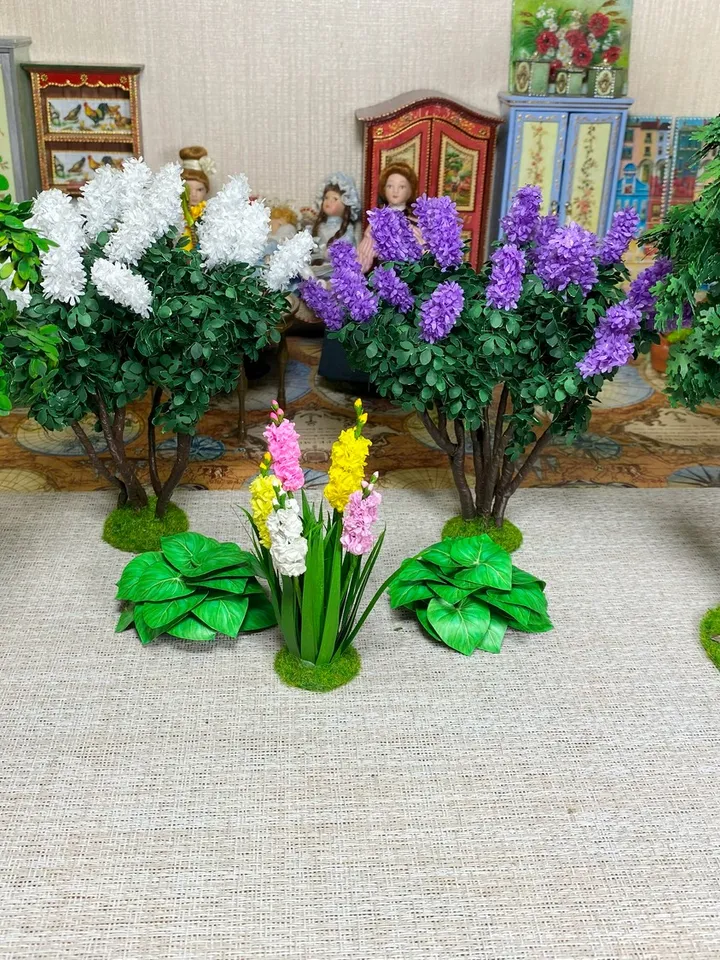 Flowers for a doll's garden in 1:12 scale. Dollhouse miniature.