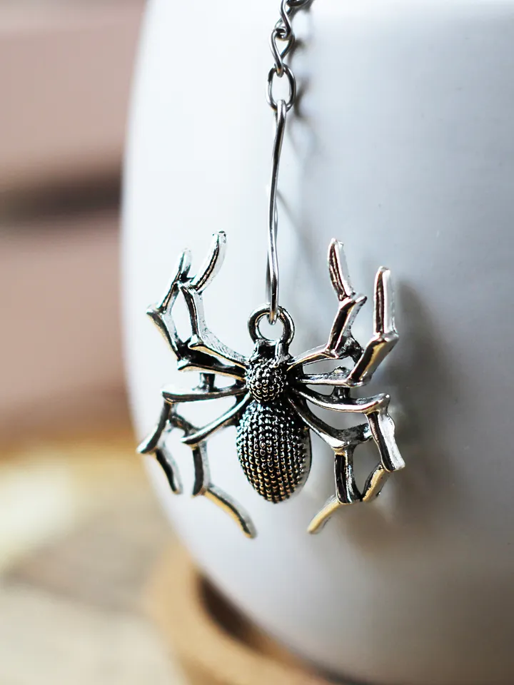 Spider tea strainer for herbal tea, Tea infuser with spider charm, Tea Steeper insect pendant, Loose leaf tea gift