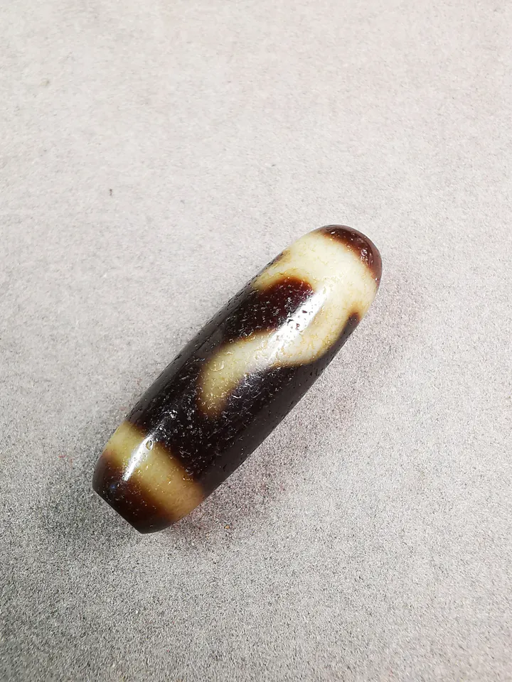 Gandhanra Tibetan RUI Dzi Bead,Tibetan Chung,Wealth Amulet,Small Size 35*11 mm