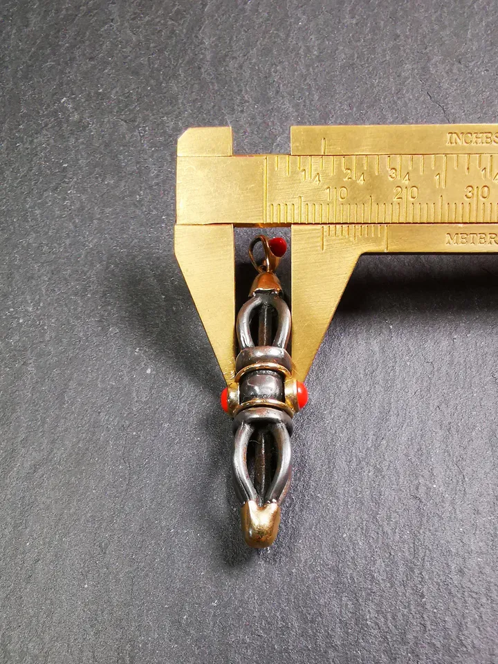 Gandhanra Tibetan Buddhist Amulet,Vajra Pendant, Made of Cold Iron,Inlaid with Agate