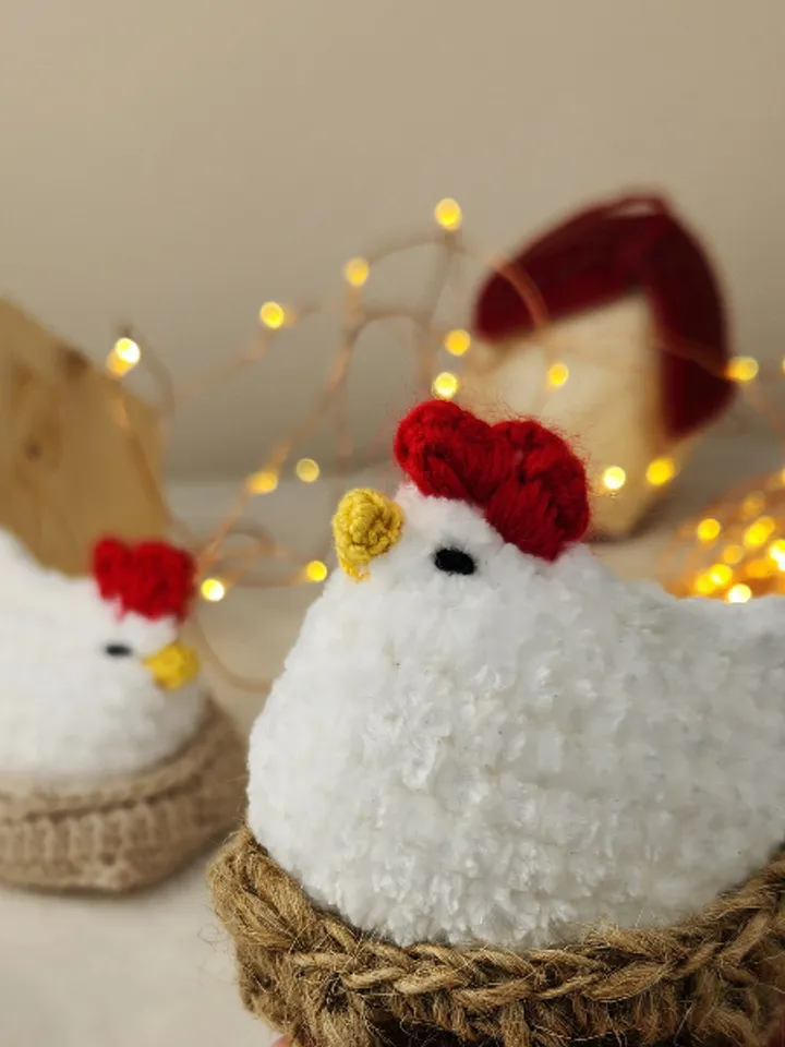 Low sew Mini Plush Chicken Crochet Pattern in a Jute basket - Adorable Amigurumi - Video tutorial, PDF pattern