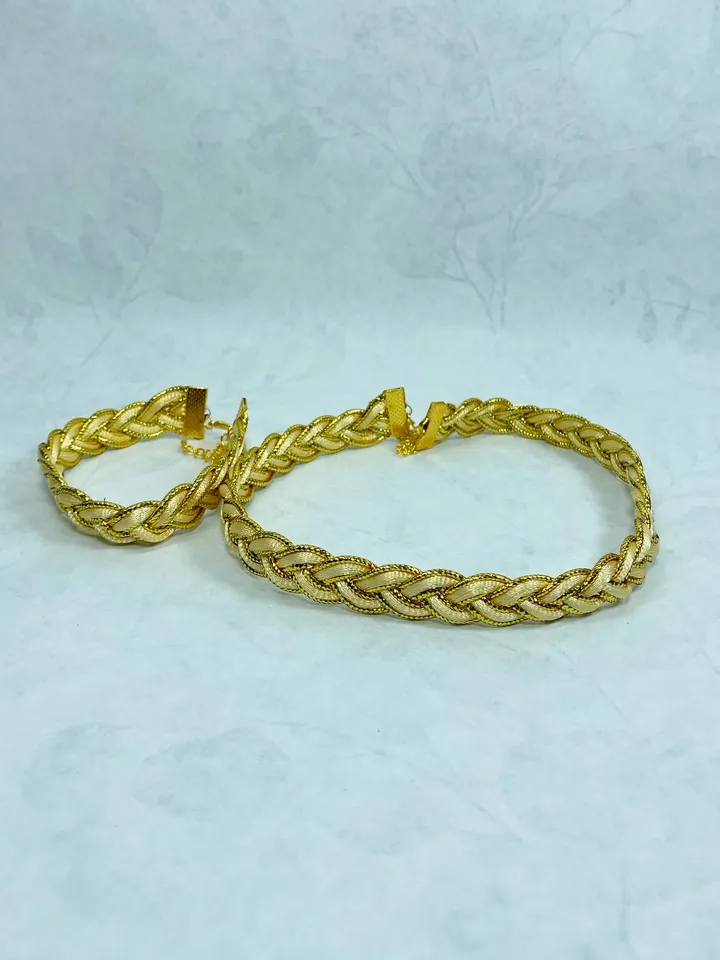 Choker and bracelet.Golden braid. Jewelry for you. Handmade.