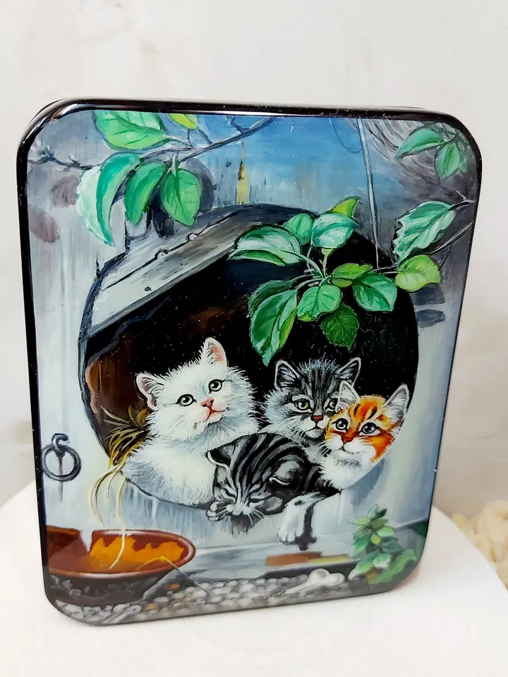 Hand-painted Lacquer box "Kittens" Miniature painting Beautiful work Jewelry box Mother-of-pearl made of Papier-mache Art gift Fedoskino