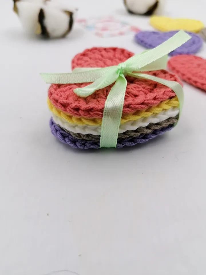 pattern, face sponge in the shape of a heart, crocheted