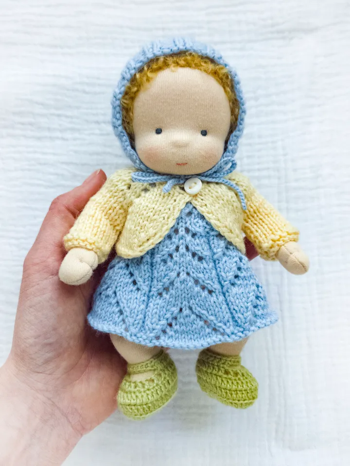 DIY Knitted clothes for a 7 inch (18 cm) Waldorf doll. Bundle of 16 PDF patterns and tutorials.