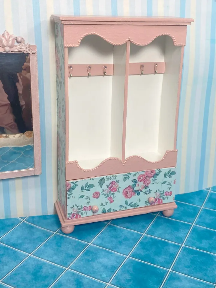 Hallway for a dollhouse. 1:12. Doll furniture. Dollhouse miniature.