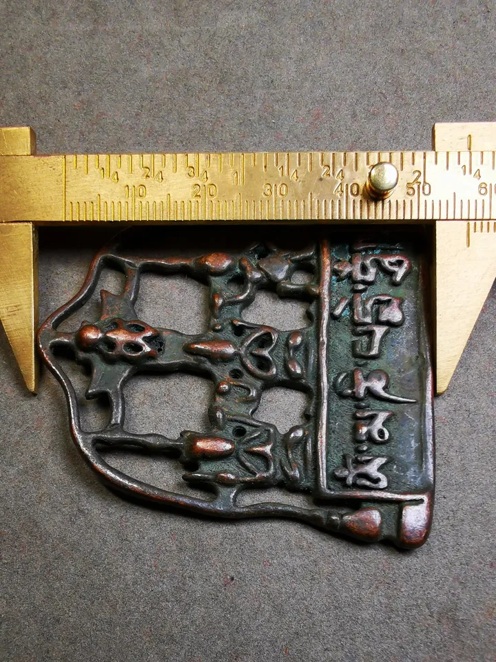 Gandhanra Tibetan Buddha Statue Badge,Three Great Bodhisattvas,Chenrezig,Manjushri,Vajrapani,40 Years Old