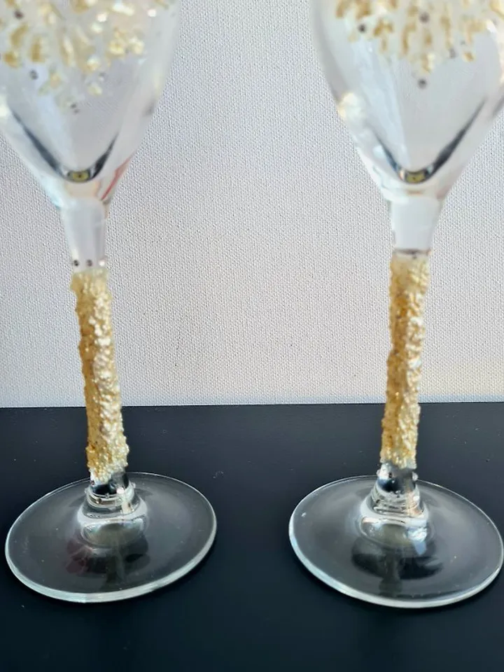 Wedding Flute set Adorned with Unique Pattern and Crystals Art  Elegantce Glass