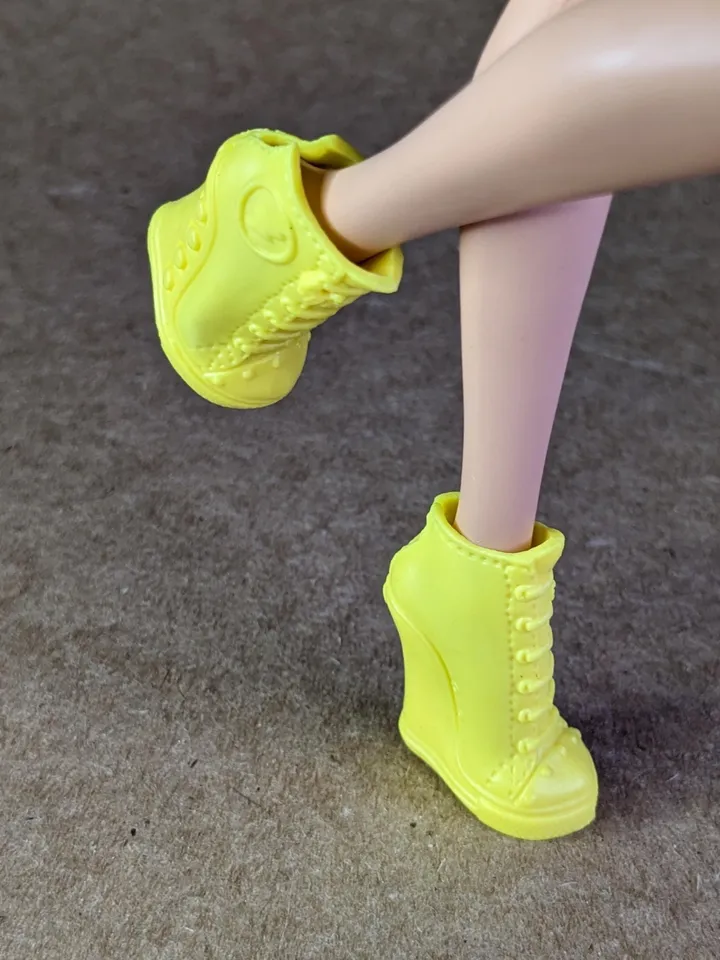 Yellow wedge heel boots for 11 inch female dolls (MH g1, g2 or EAH)