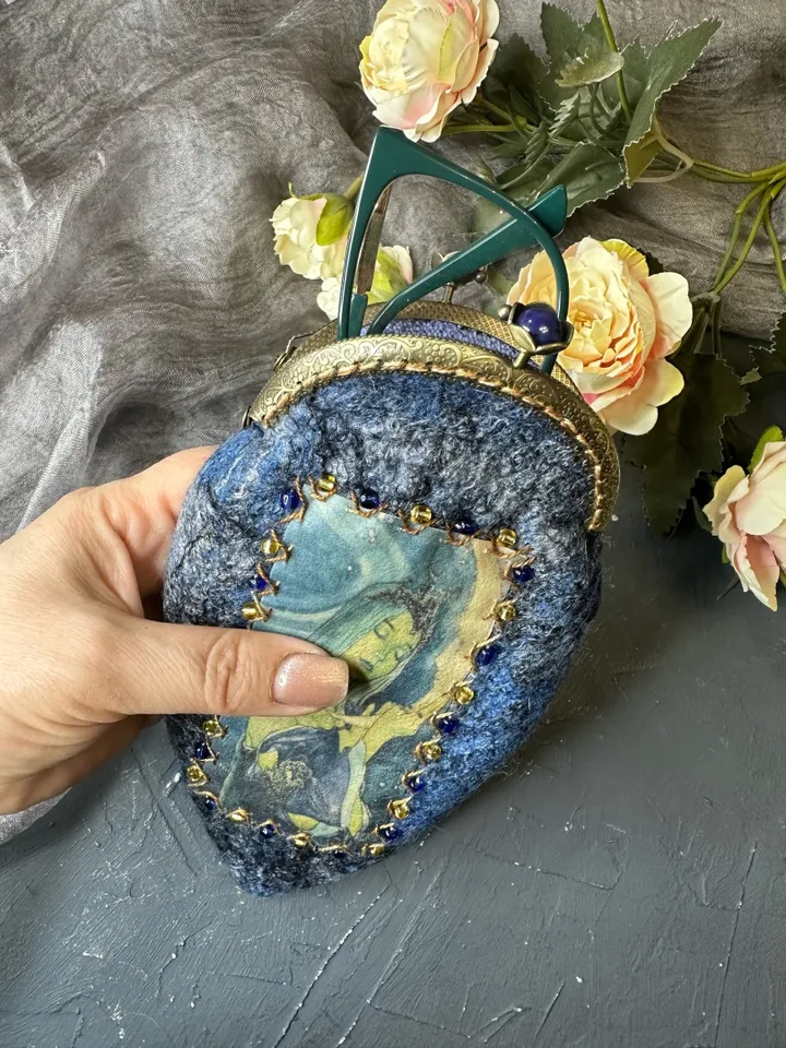 Glasses case for woman