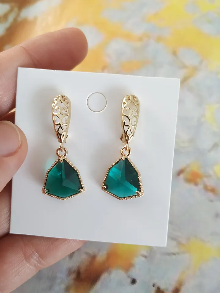 Gold Emerald Green Bridal Earrings Swarovski Crystal Wedding Earrings Bridesmaid Earrings Drop Earrings Boho Wedding Earrings Gold Earrings