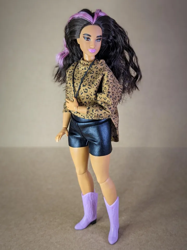 Handmade casual two-piece set (long-sleeved T-shirt and shorts) for 1/6 scale fashion female dolls