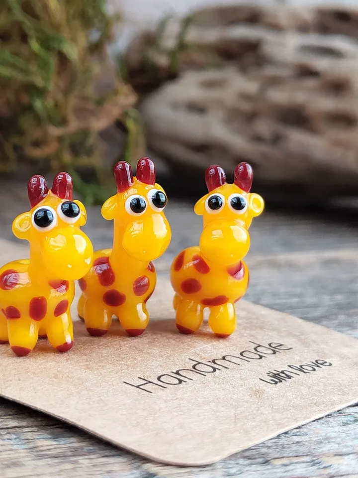 Tiny giraffe miniature, glass animal figurine, africa micro sculpture for terrarium decoration / miniature animals Glass Giraffe sculpture