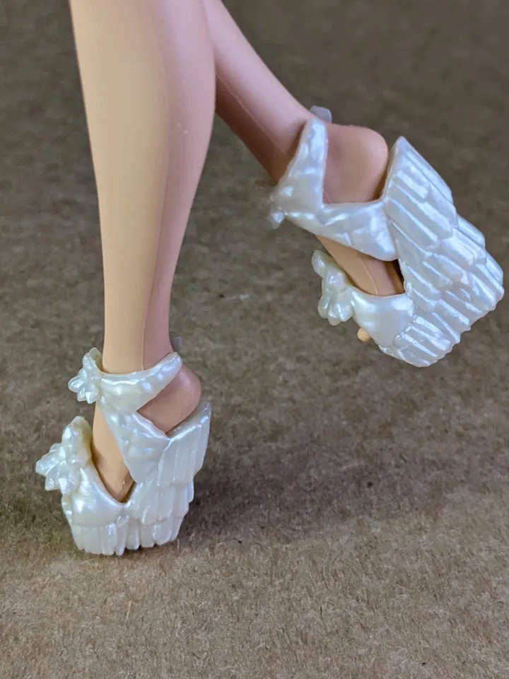 White sandals with wedge heels for 10.5 inch female dolls (MH, EAH)