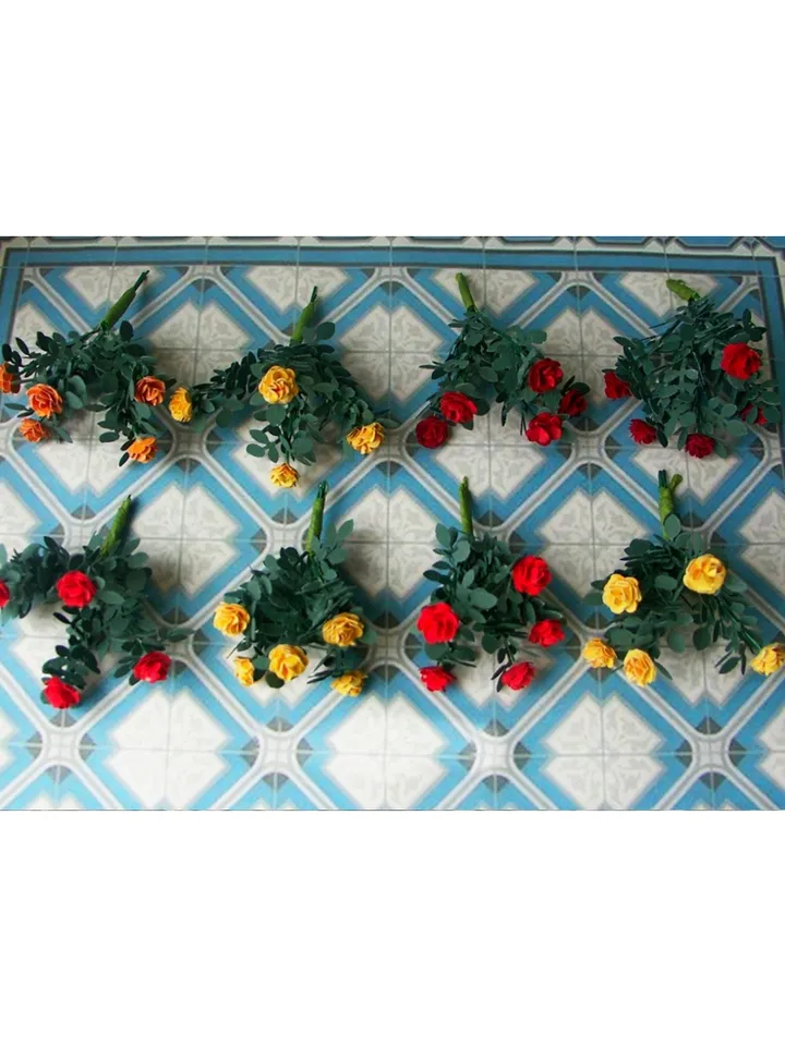 Rose bushes. Dollhouse miniature. 1:12. plants for a dollhouse.