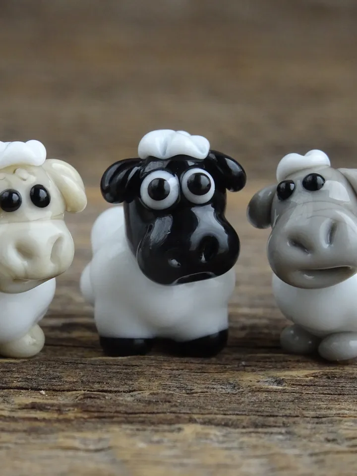 Sheep figurine Sheep gift Miniature sheep Sheep ornament Tiny glass animals Black sheep Miniature animals Terrarium figurines Glass figures