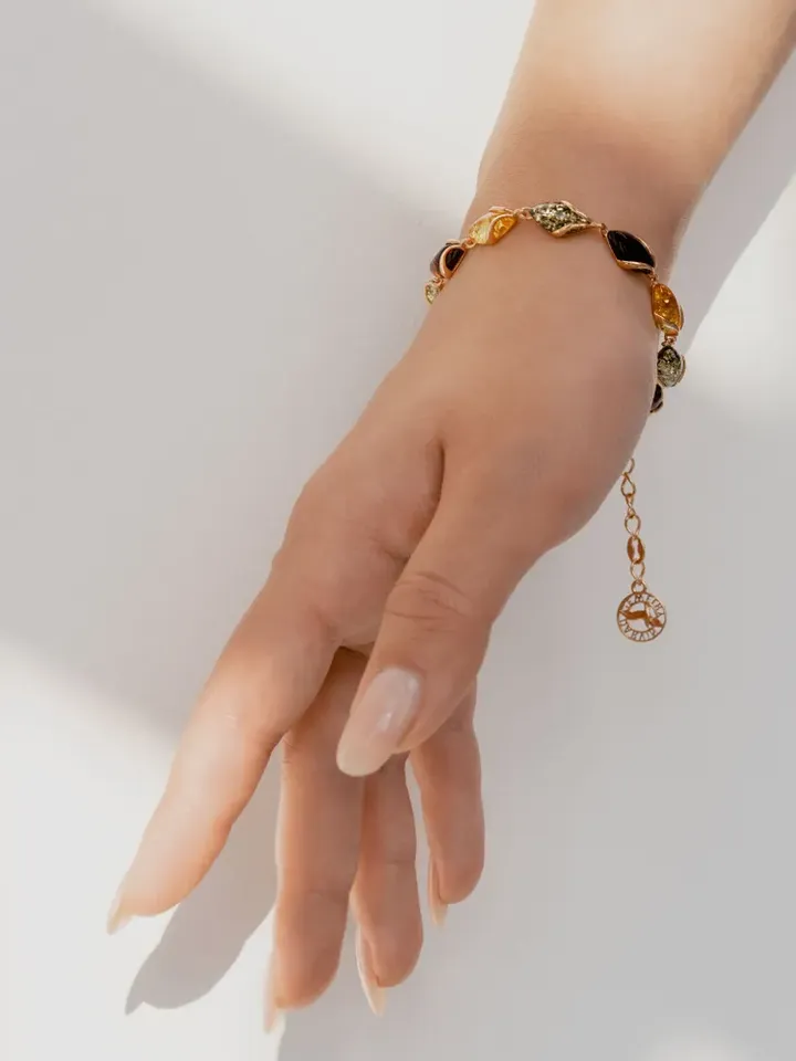 Gold plated bracelet with natural amber made of 925 silver