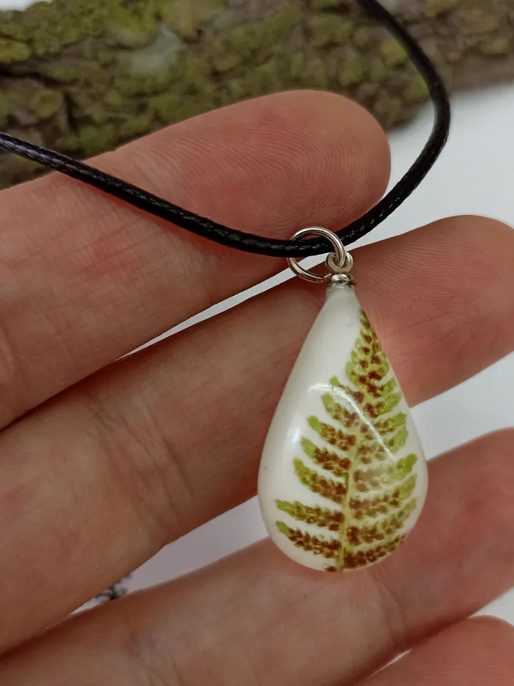 Fern charm necklace Minimalist pendant for nature lovers Real fern leaf in expoxy resin