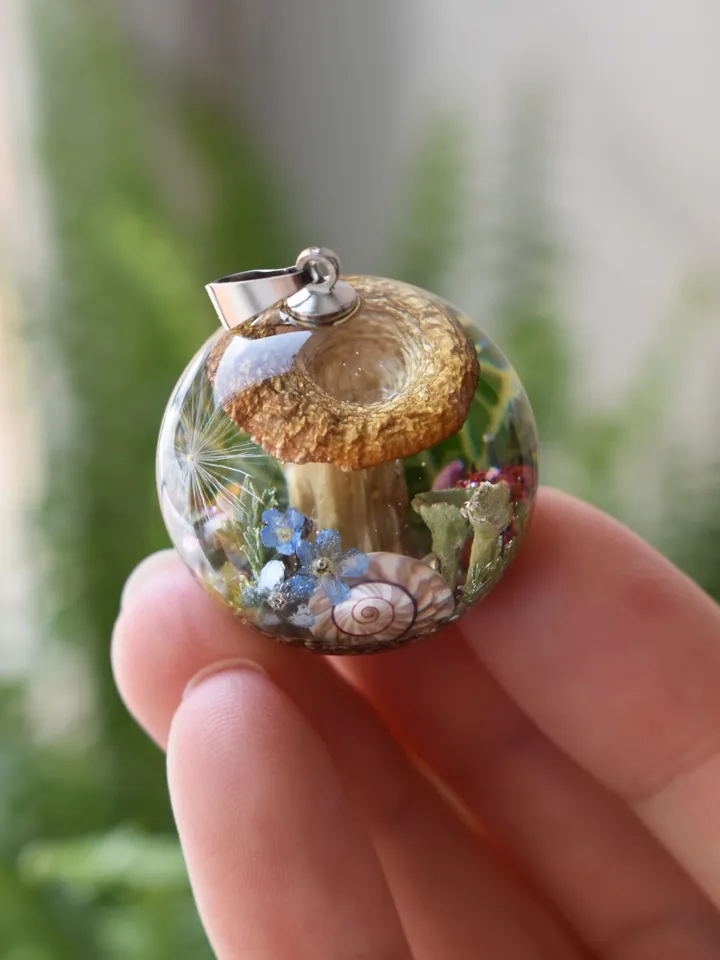 Mushrooms pendant. Pendant with mushrooms in resin. Necklace with a forest composition. Moss, forget-me-not and snail in resin.
