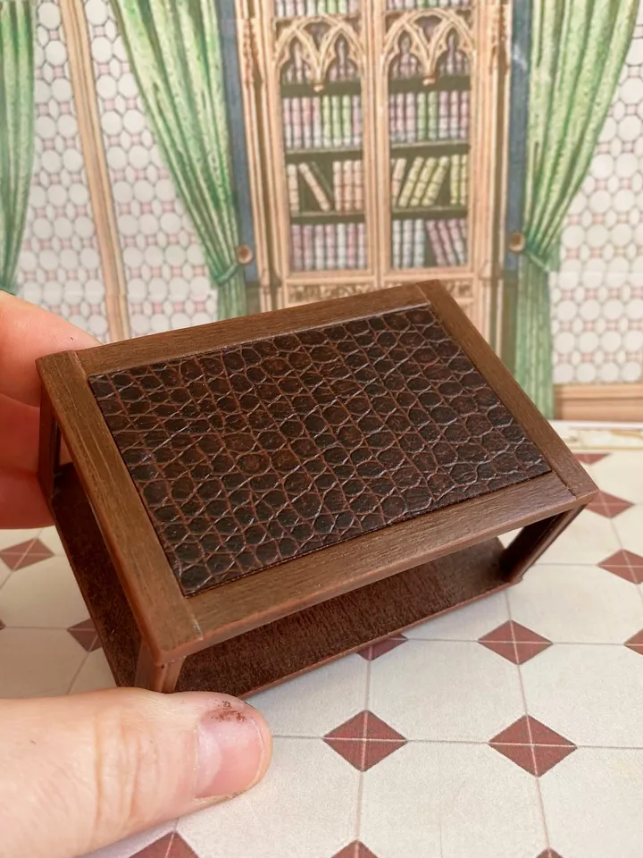 Dollhouse coffee table in 1:12 scale.