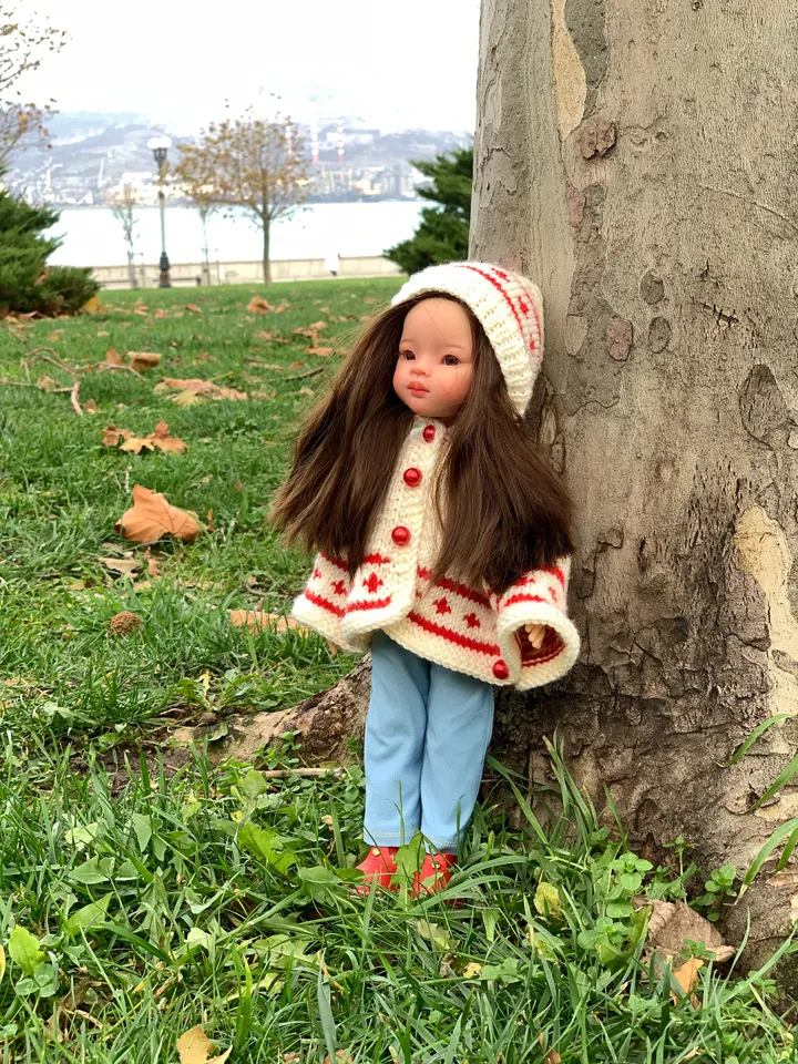 Poncho for Paola Reina KNIT PATTERN and tutorial Poncho for Boneka 12-13 inch doll, Ruby Red Siblies, Les Cheries 32 cm PDF eng