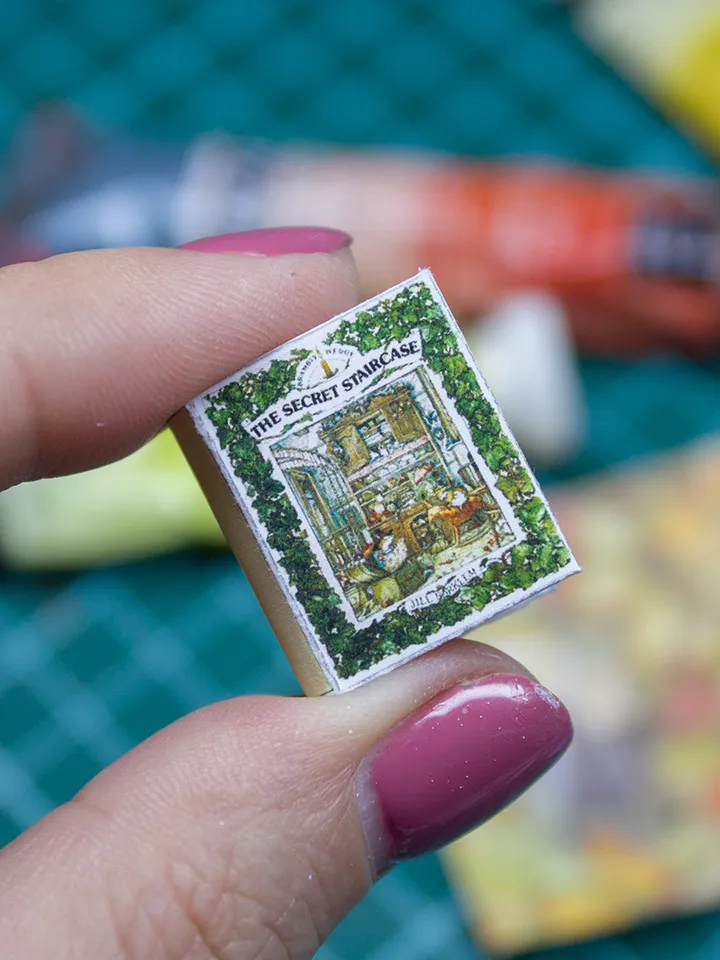 TEMPLATE Miniature Brаmbly Hedge book The Secret Staircаse