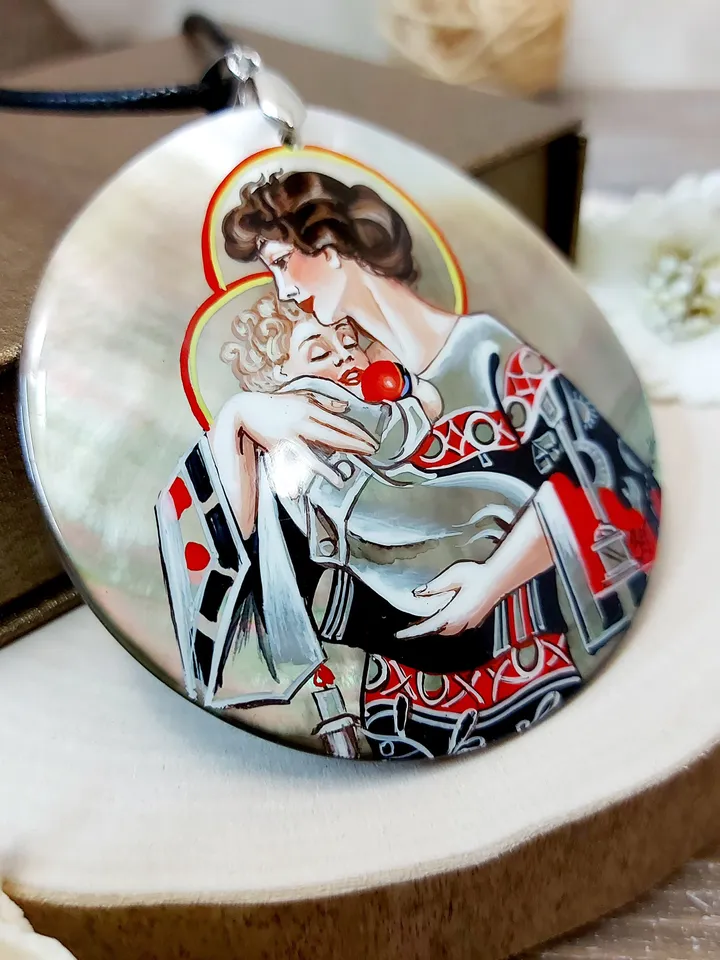 Beautiful Russian Pendant painted "Mother and child" miniature painting Russian necklace Fine art jewelry Gift for her Fedoskino Exclusive