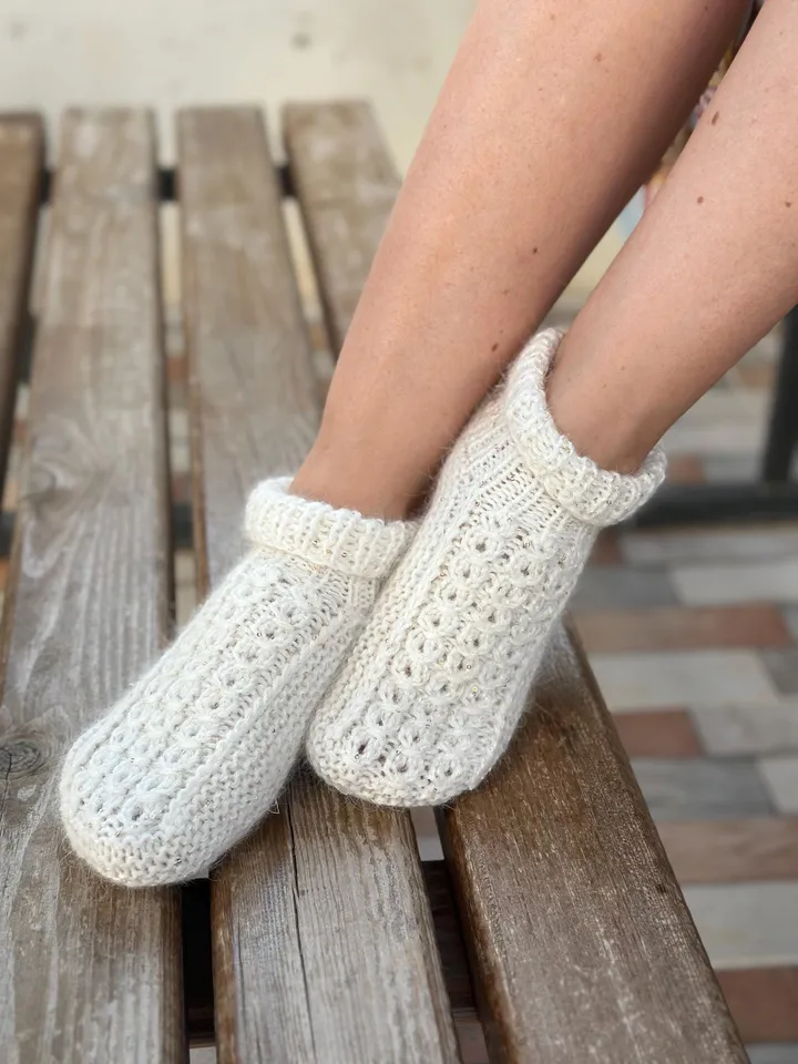 Knitted Slippers Cozy Pattern & Tutorial with photo and video ENG